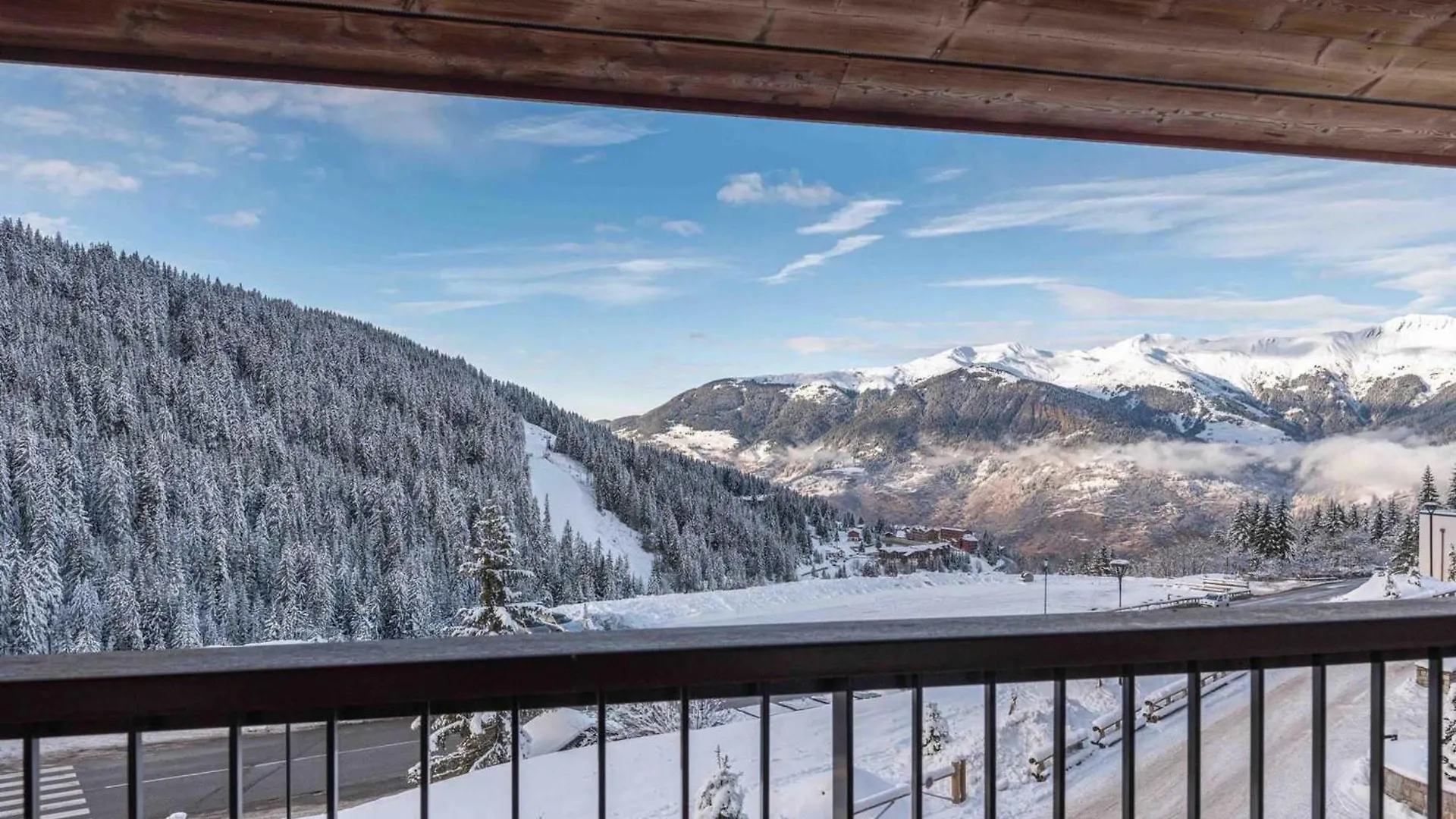 Apartment Superbe Appart 6 Chambres A Courchevel Avec Balcon, Casiers A Ski Et Parking - Fr-1-563-116